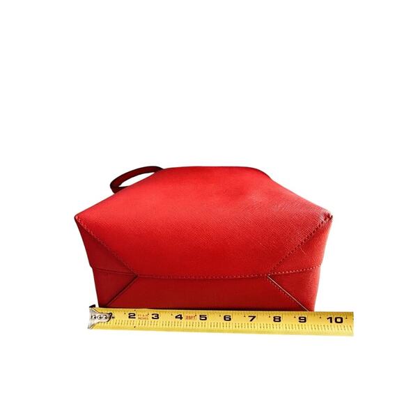 NWT Tory Burch Emerson Bucket Bag Red Saffiano Leather Bearberry Crossbody - Picture 15 of 16